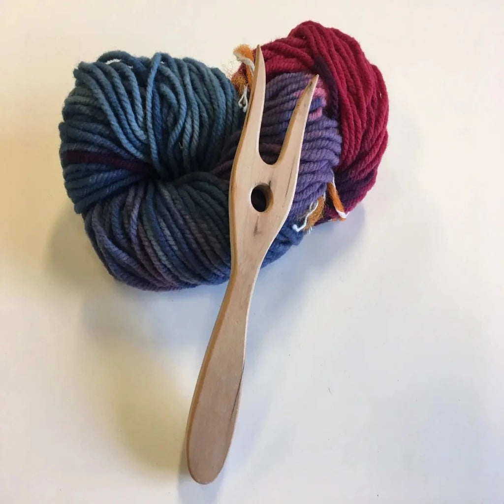 Knitting fork + yarn kit